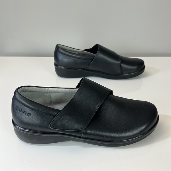 Traq by Alegria Qin BlackNappa Leather Shoes Size 41/10.5-11 - Picture 2 of 16